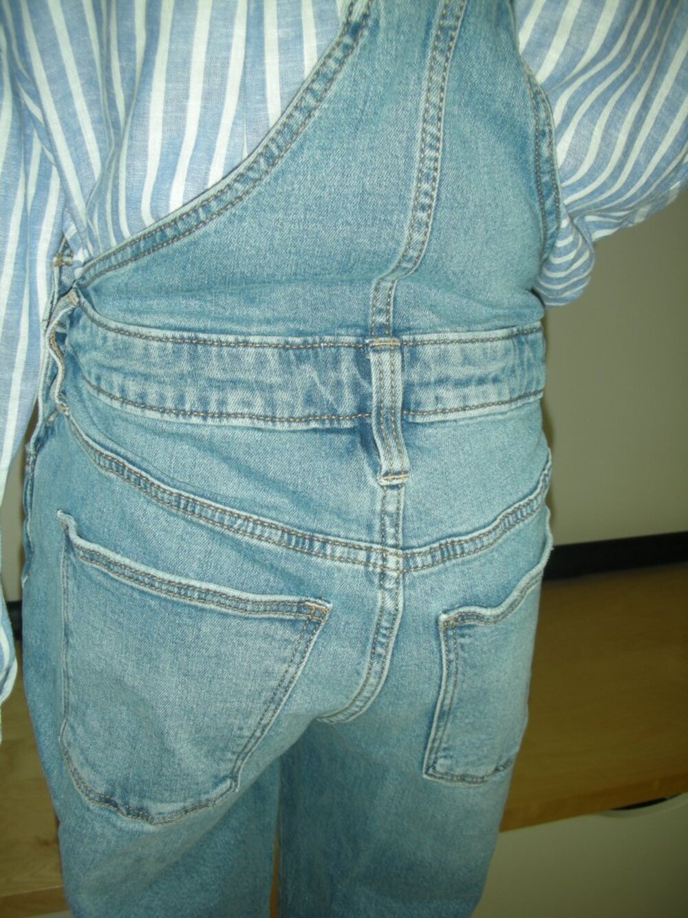 Universal Thread Denim Overalls Size 2/26R Soft Distressed Hem Adjustable Straps - Picture 8 of 10